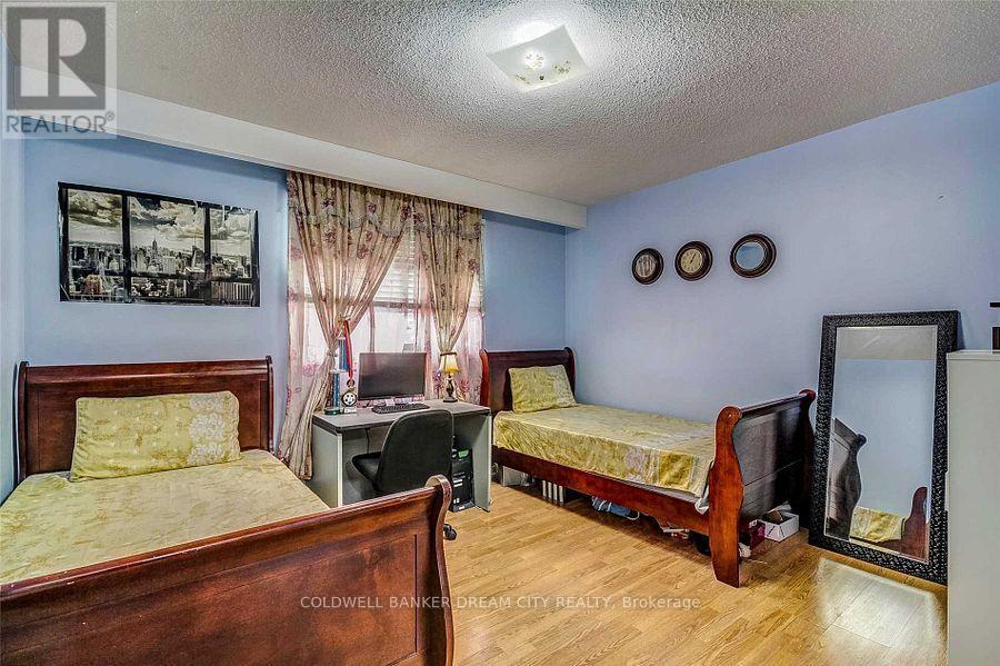 Upper Unit - 338 Royal Salisbury Way, Brampton, Ontario  L6V 3G5 - Photo 10 - W12651118