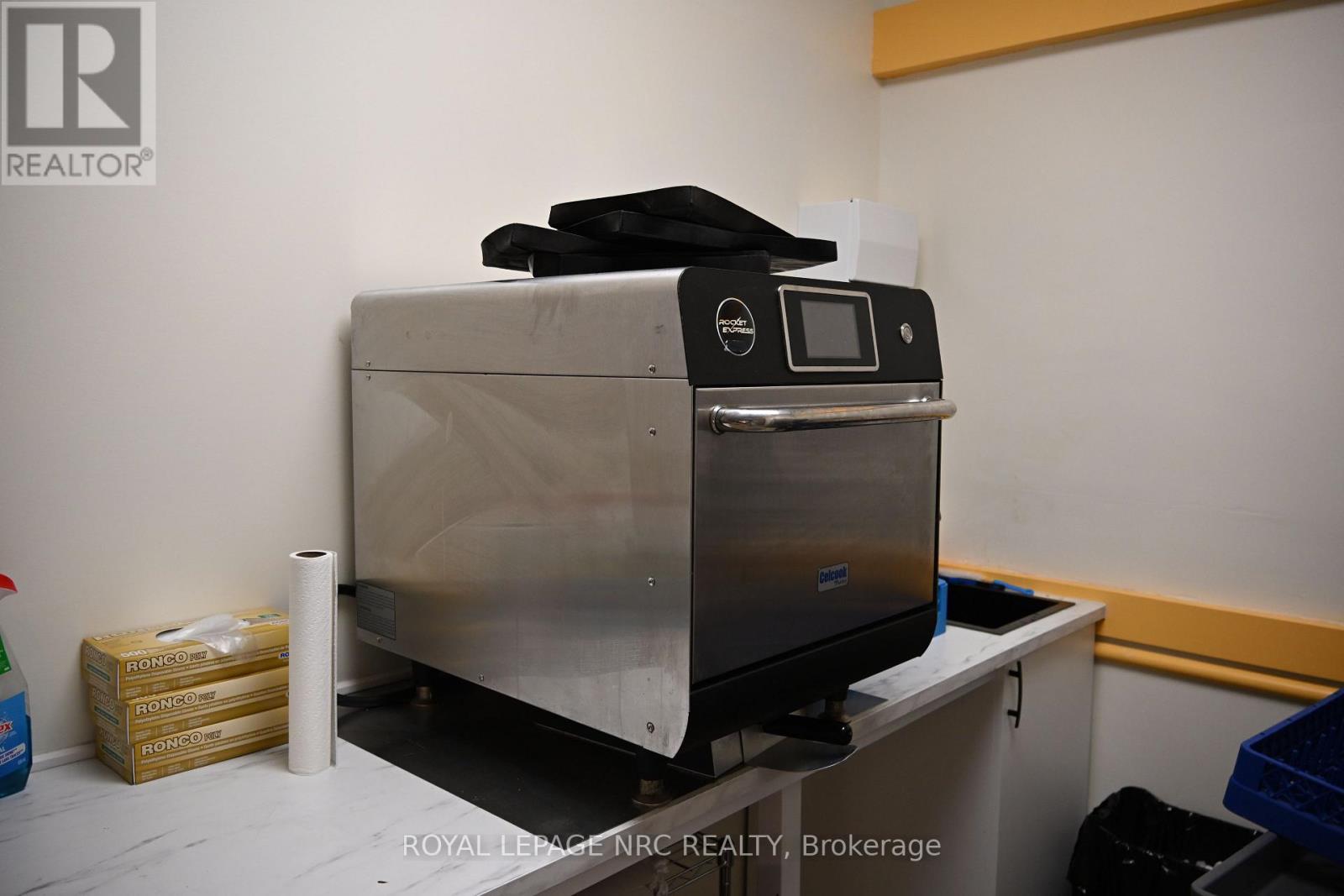 101 - 50 Lakeport Road, St. Catharines, Ontario  L2N 4P7 - Photo 15 - X12651126