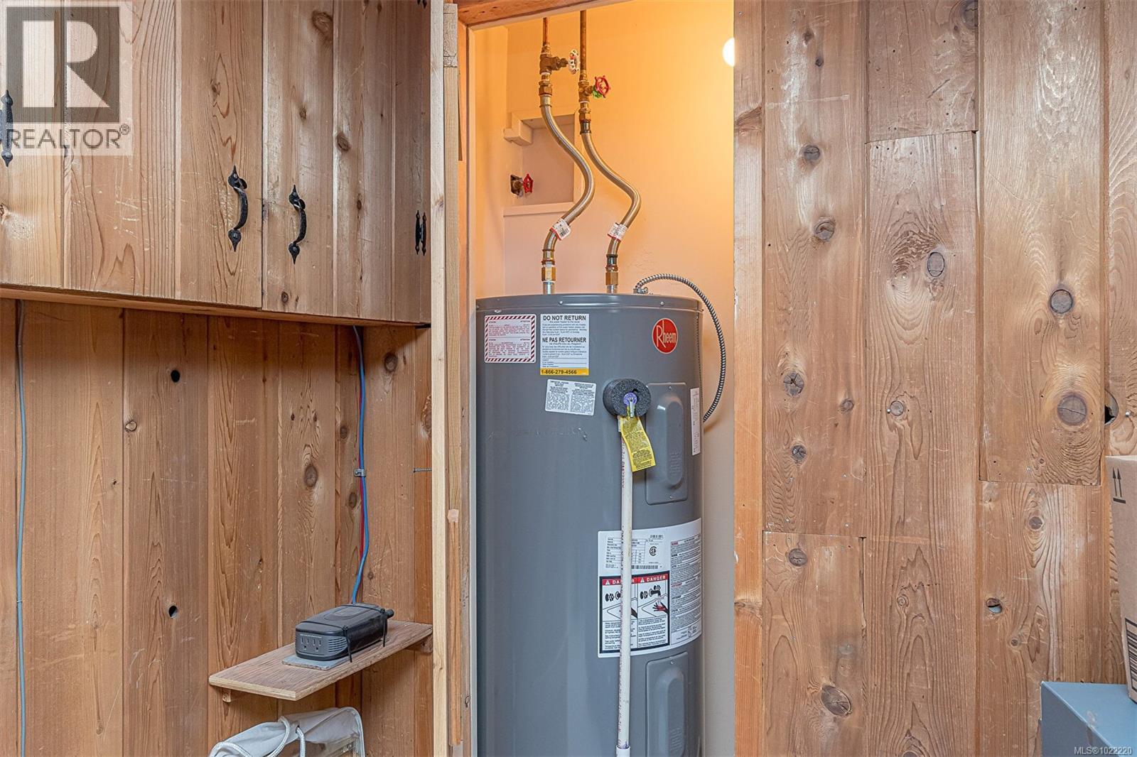 3572 Cedar Hill Rd, Saanich, British Columbia  V8P 3Z1 - Photo 32 - 1022220