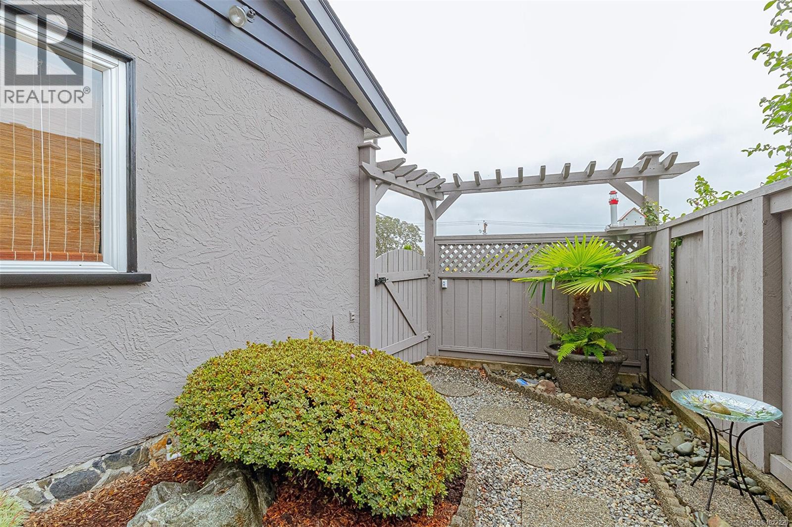 3572 Cedar Hill Rd, Saanich, British Columbia  V8P 3Z1 - Photo 41 - 1022220