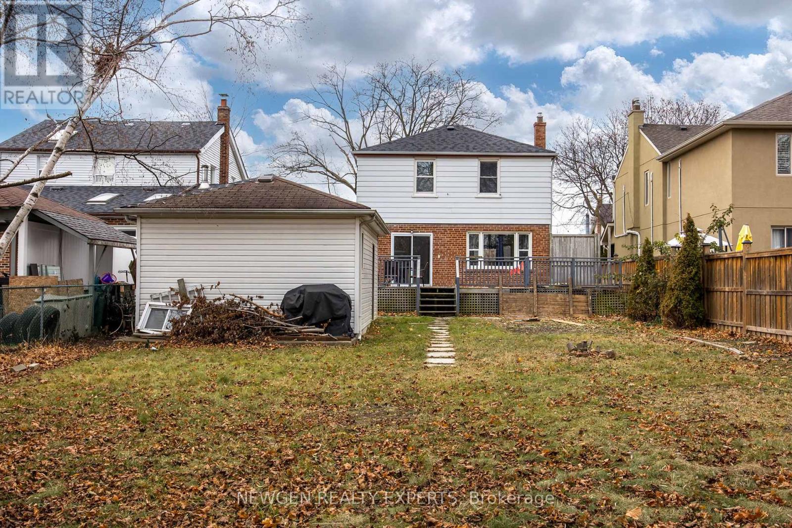 93 Ashbourne Drive, Toronto, Ontario  M9B 4H6 - Photo 13 - W12651132