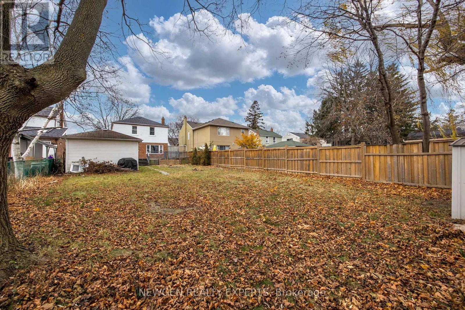 93 Ashbourne Drive, Toronto, Ontario  M9B 4H6 - Photo 14 - W12651132