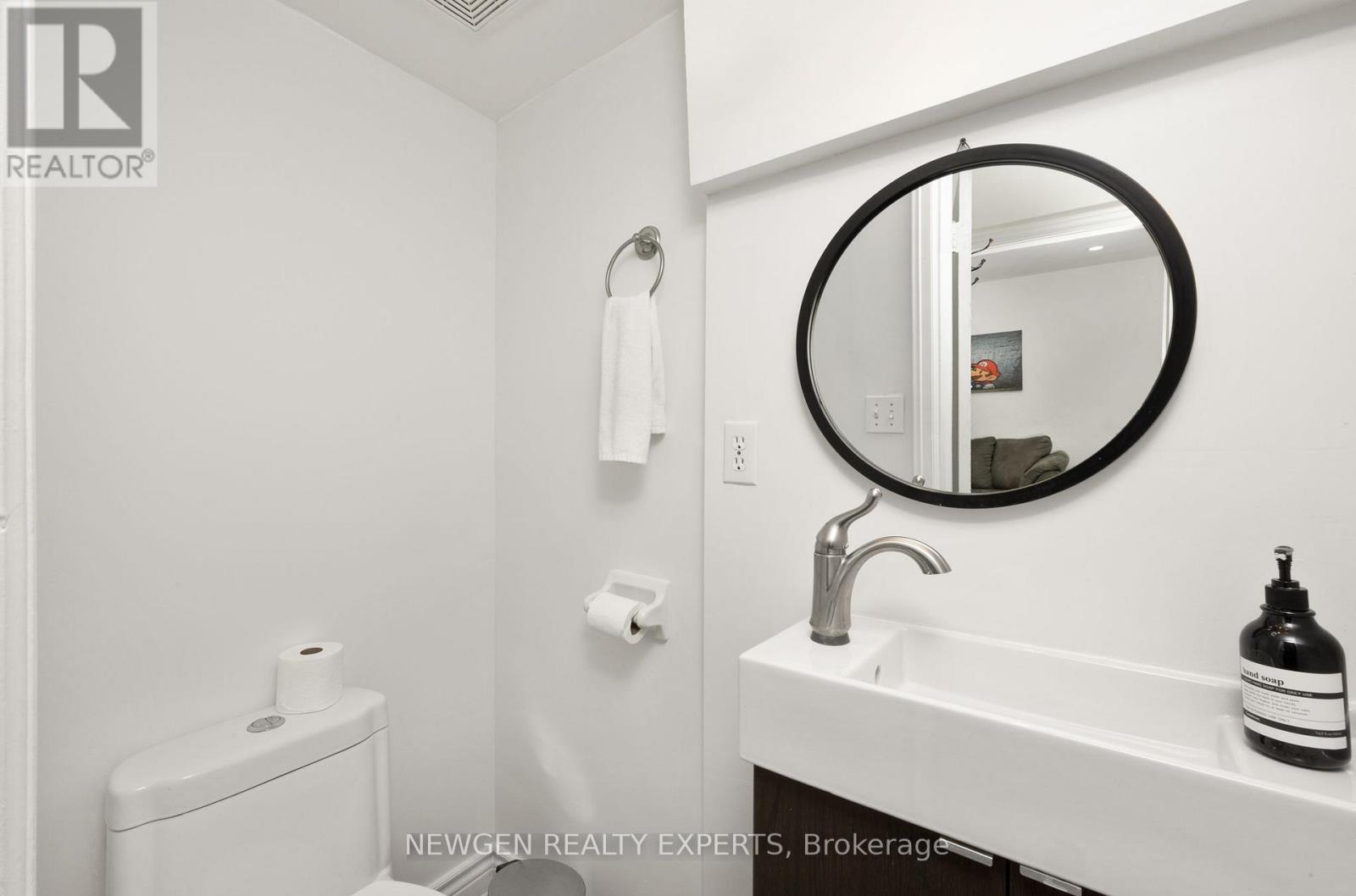 93 Ashbourne Drive, Toronto, Ontario  M9B 4H6 - Photo 24 - W12651132