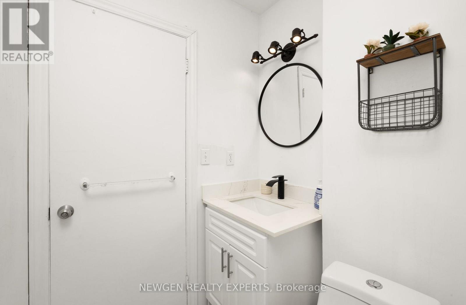 93 Ashbourne Drive, Toronto, Ontario  M9B 4H6 - Photo 34 - W12651132