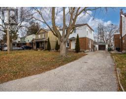93 ASHBOURNE DRIVE, Toronto, Ontario