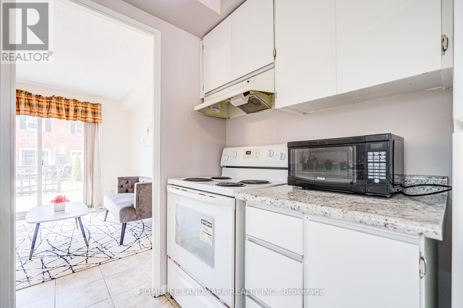 2 - 401 Keats Way, Waterloo, Ontario  N2L 5S7 - Photo 14 - X12651138