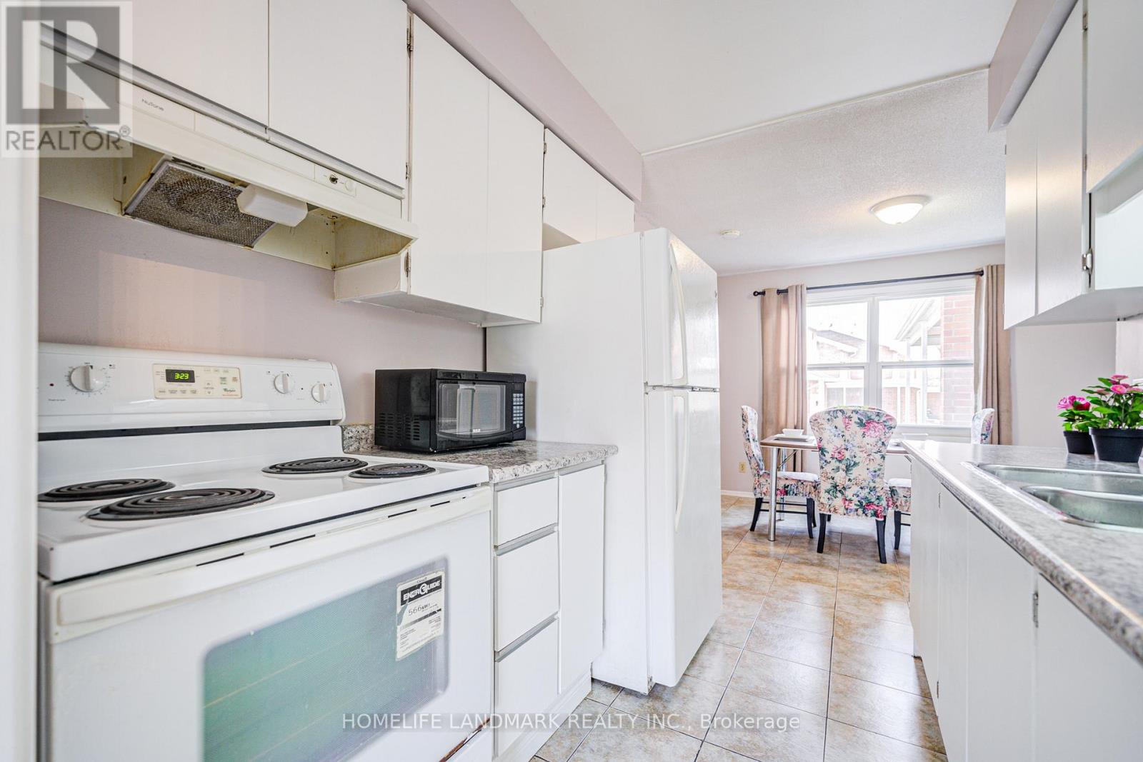 2 - 401 Keats Way, Waterloo, Ontario  N2L 5S7 - Photo 15 - X12651138