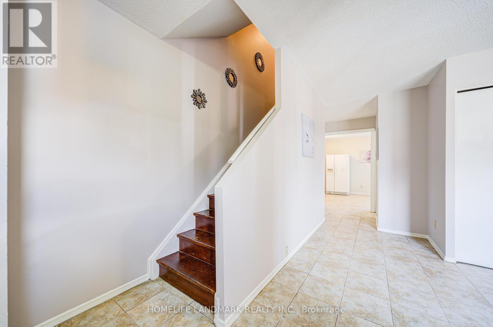 2 - 401 Keats Way, Waterloo, Ontario  N2L 5S7 - Photo 2 - X12651138