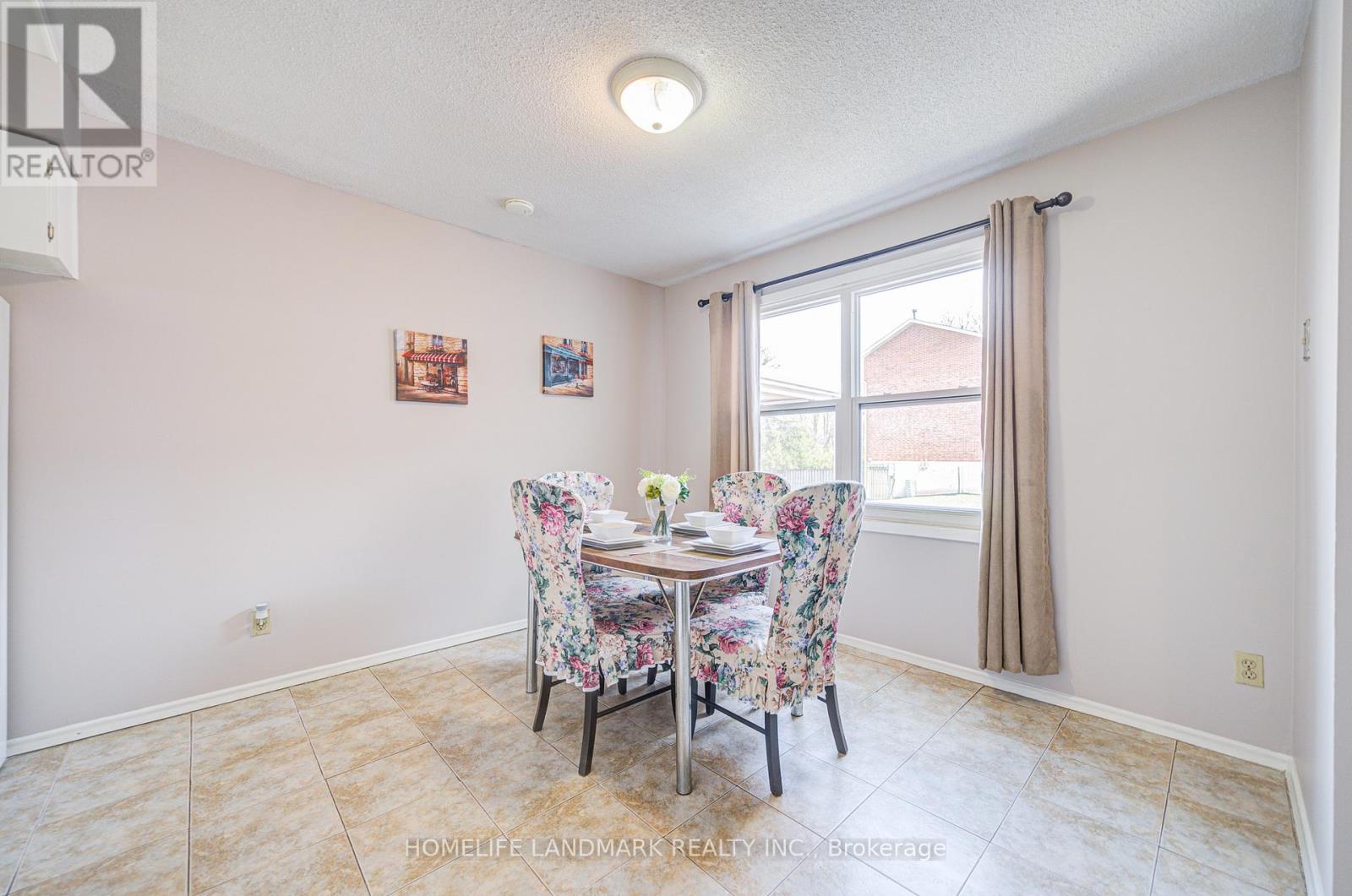 2 - 401 Keats Way, Waterloo, Ontario  N2L 5S7 - Photo 4 - X12651138