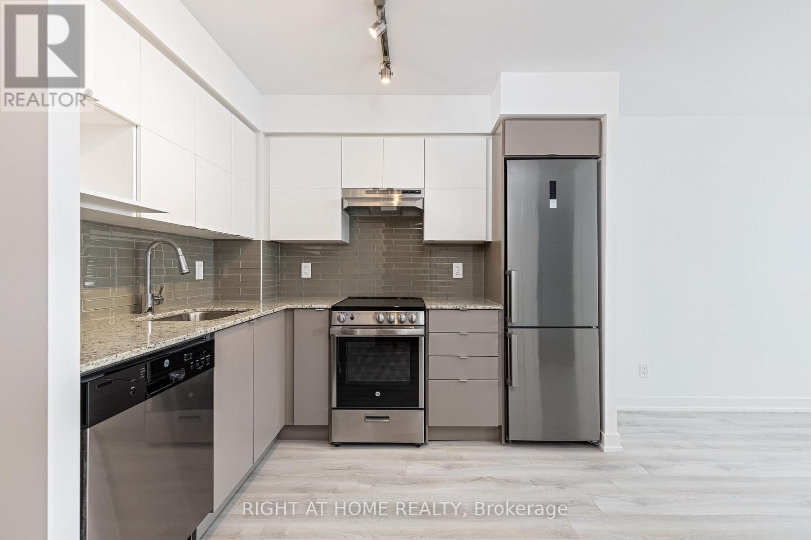 325 - 120 Varna Drive, Toronto, Ontario  M6A 2M1 - Photo 12 - C12651154