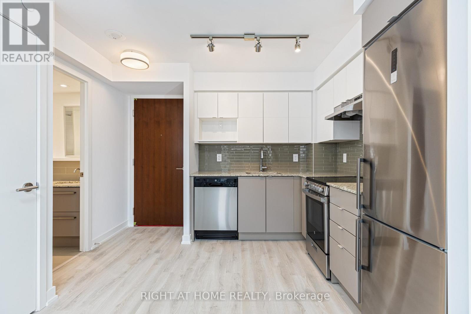 325 - 120 Varna Drive, Toronto, Ontario  M6A 2M1 - Photo 13 - C12651154