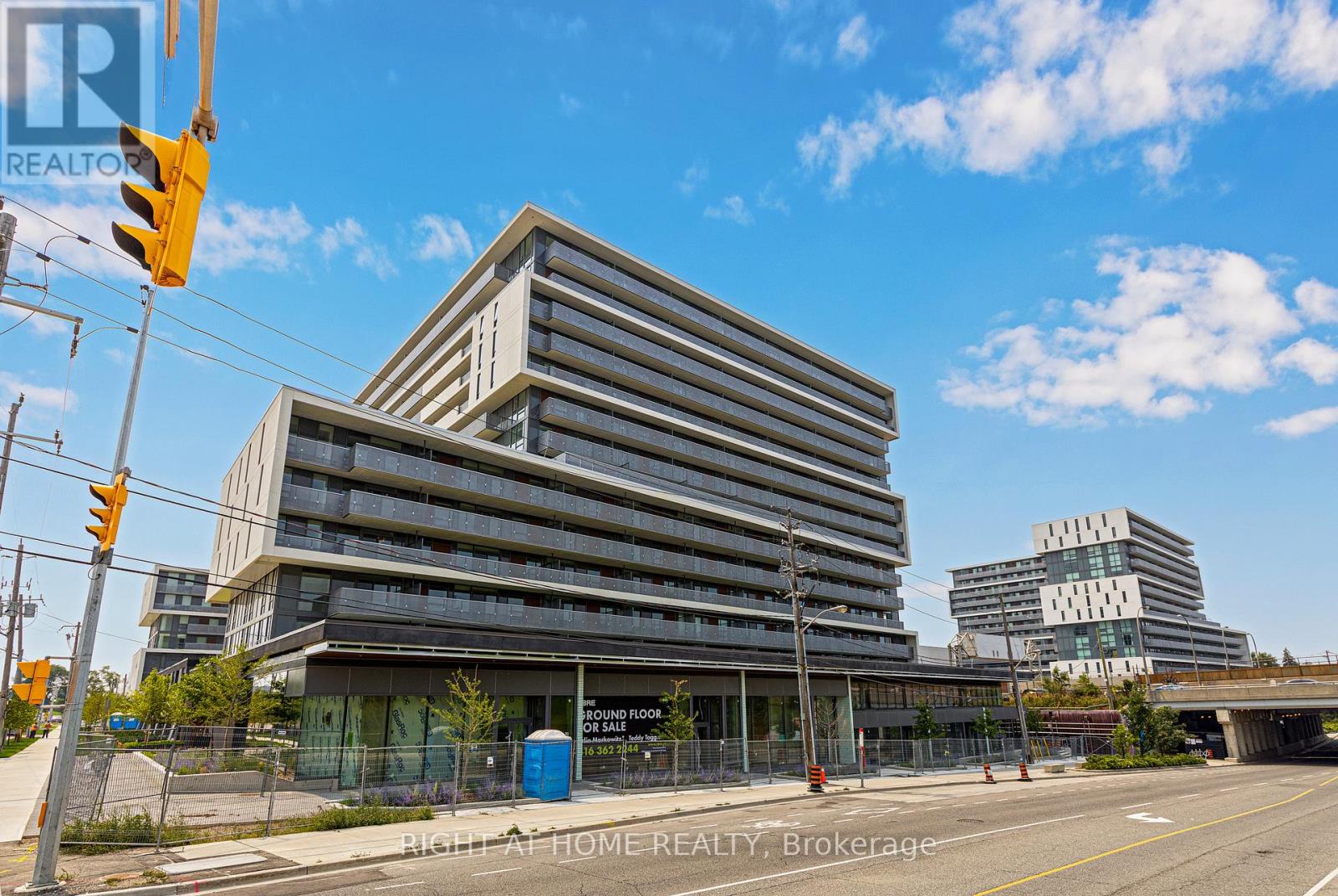 325 - 120 Varna Drive, Toronto, Ontario  M6A 2M1 - Photo 3 - C12651154