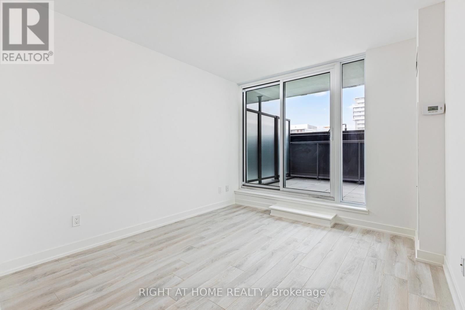 325 - 120 Varna Drive, Toronto, Ontario  M6A 2M1 - Photo 7 - C12651154