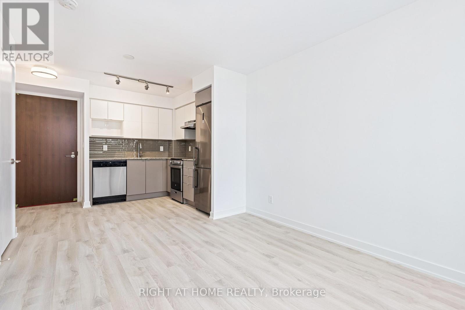 325 - 120 Varna Drive, Toronto, Ontario  M6A 2M1 - Photo 8 - C12651154