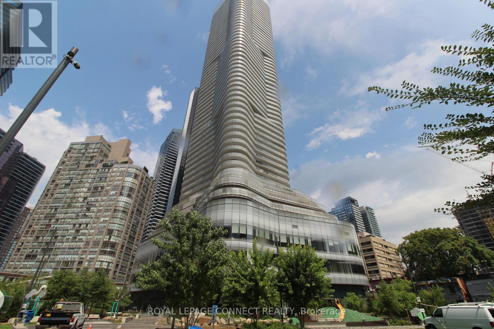 324 - 15 WELLESLEY STREET W, Toronto, Ontario