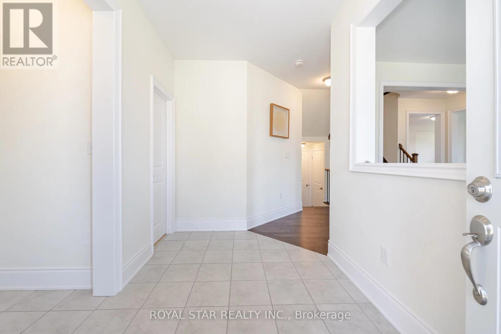 Upper - 1 Bushwood Trail, Brampton, Ontario  L7A 5J8 - Photo 10 - W12651144