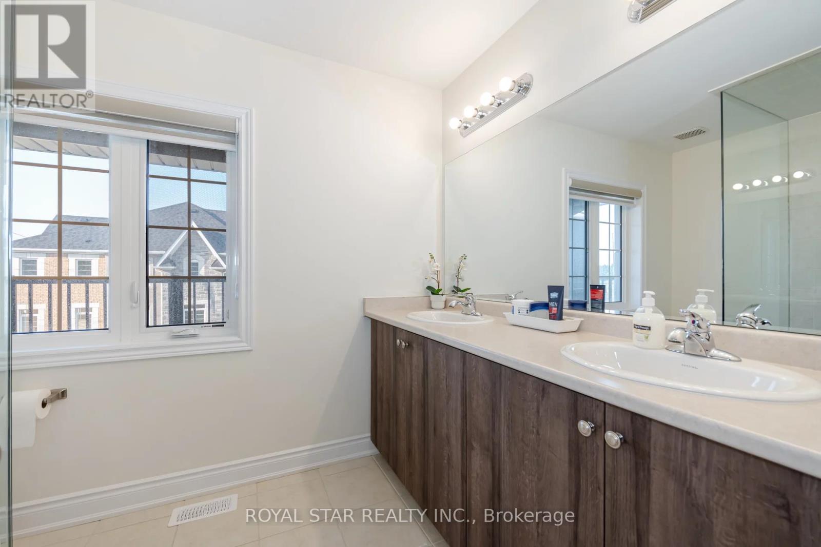 Upper - 1 Bushwood Trail, Brampton, Ontario  L7A 5J8 - Photo 35 - W12651144