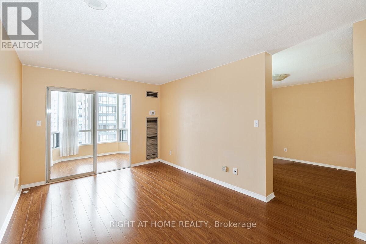 1916 - 155 Hillcrest Avenue, Mississauga, Ontario  L5B 3Z2 - Photo 10 - W12651146