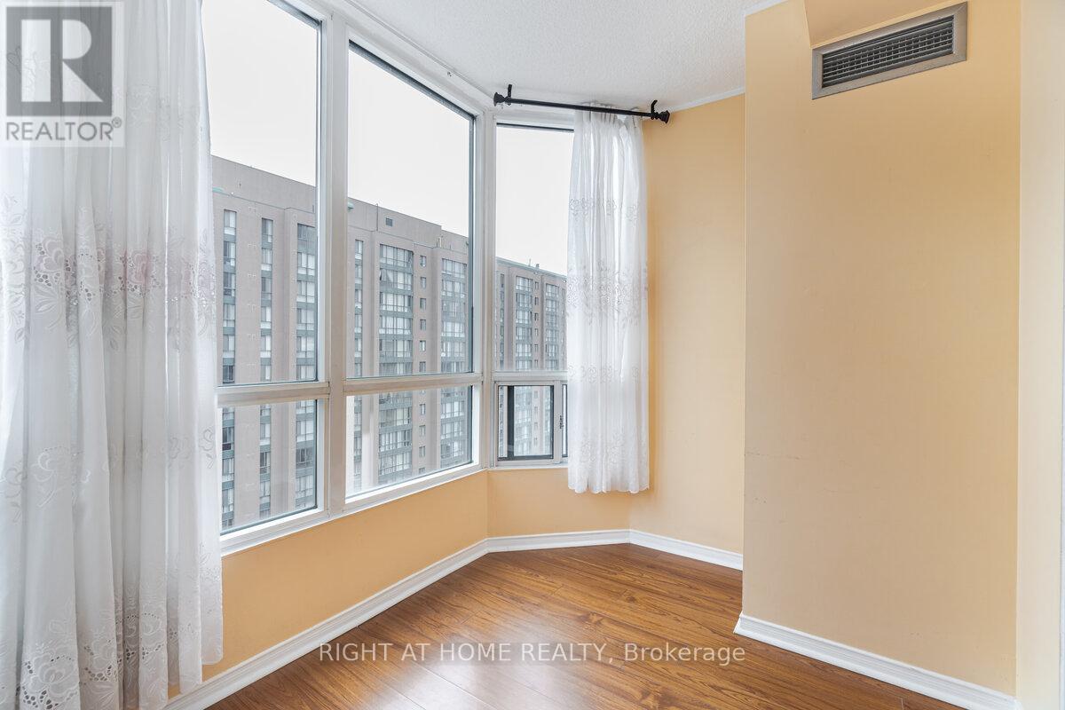 1916 - 155 Hillcrest Avenue, Mississauga, Ontario  L5B 3Z2 - Photo 13 - W12651146