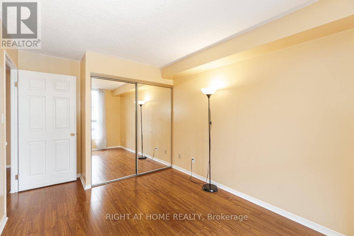 1916 - 155 Hillcrest Avenue, Mississauga, Ontario  L5B 3Z2 - Photo 17 - W12651146