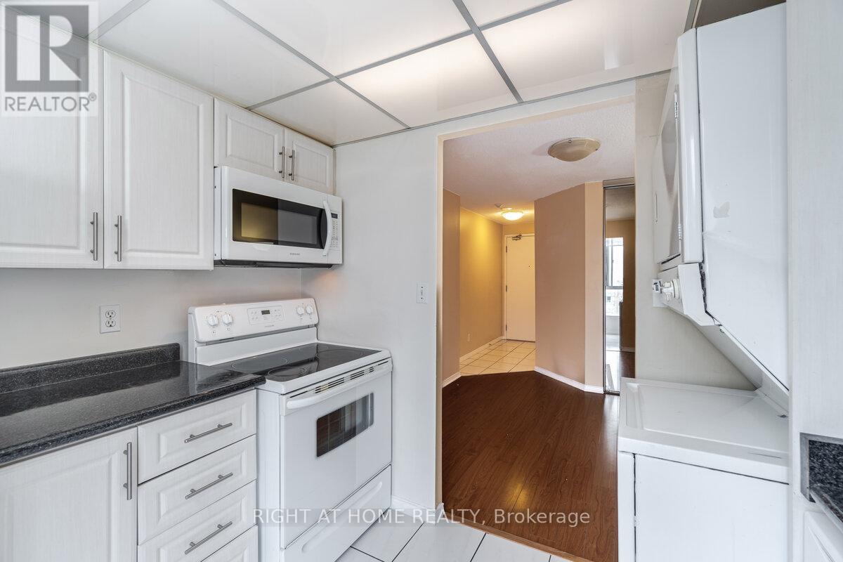 1916 - 155 Hillcrest Avenue, Mississauga, Ontario  L5B 3Z2 - Photo 5 - W12651146