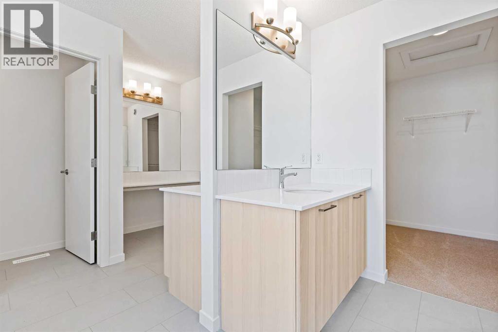 405 Corner Glen Way Ne, Calgary, Alberta  T3N 2P1 - Photo 15 - A2273861