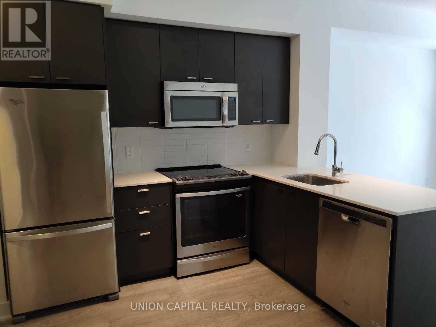 504 - 30 Roehampton Avenue, Toronto, Ontario  M4P 0B9 - Photo 4 - C12651188