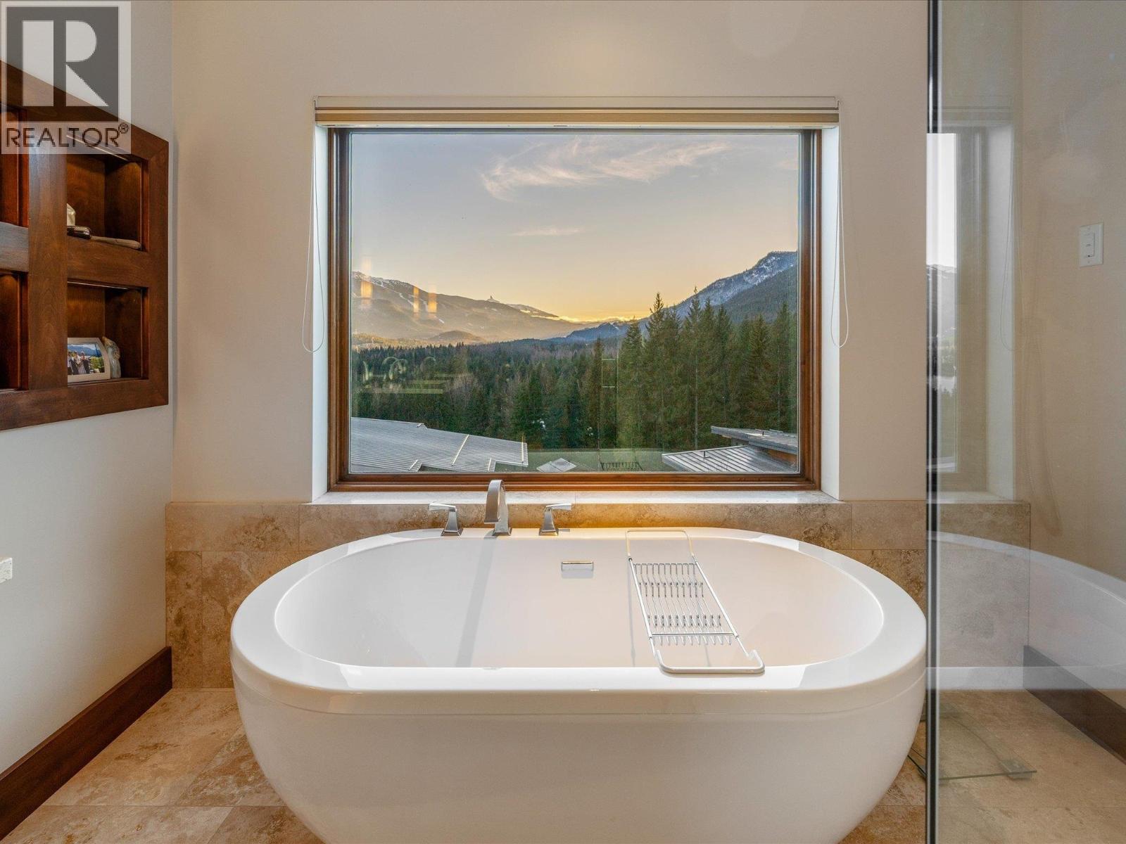 8529 Ashleigh Mcivor Drive, Whistler, British Columbia  V8E 1L9 - Photo 13 - R3074590