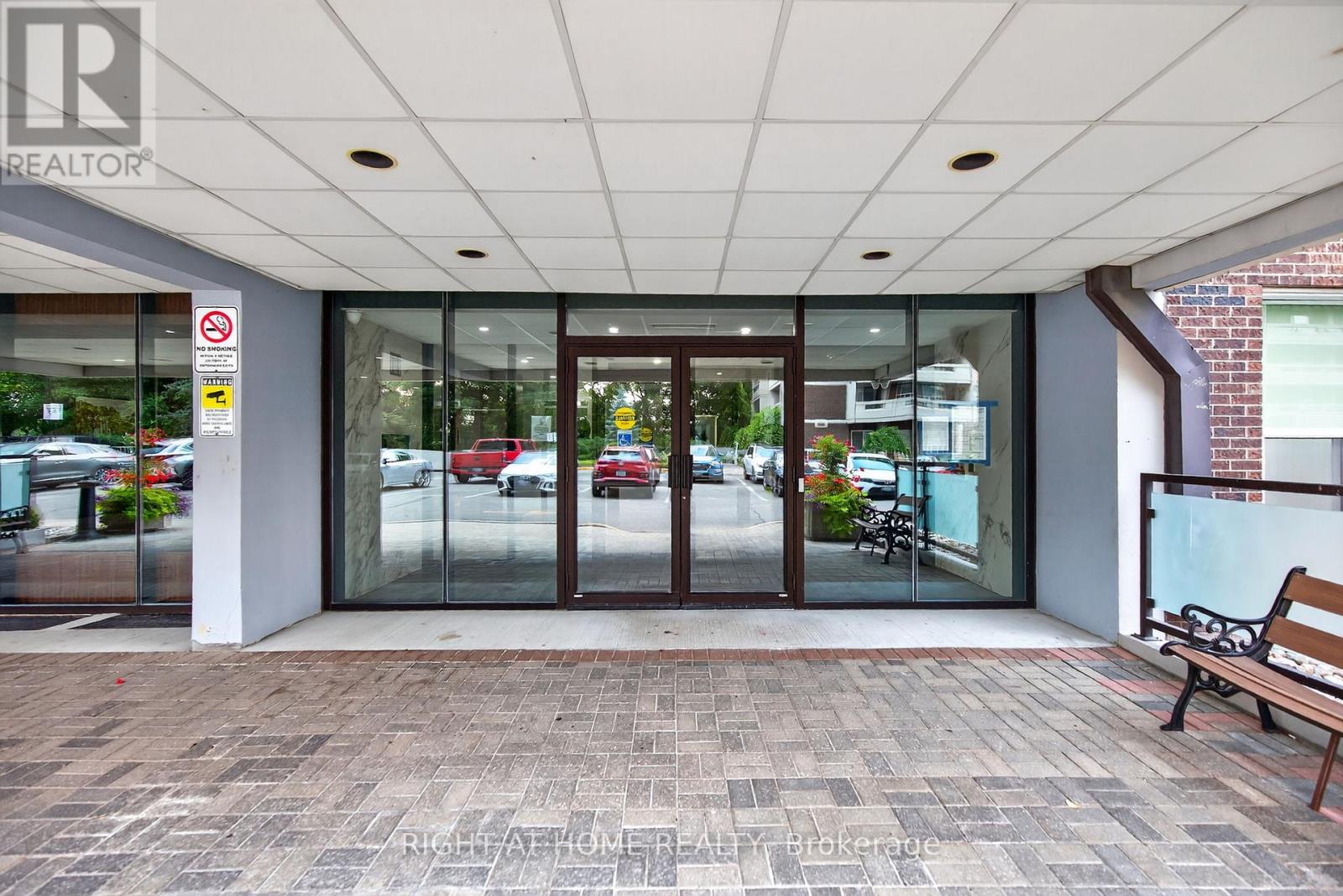 211 - 60 Inverlochy Boulevard, Markham, Ontario  L3T 4T7 - Photo 3 - N12343379