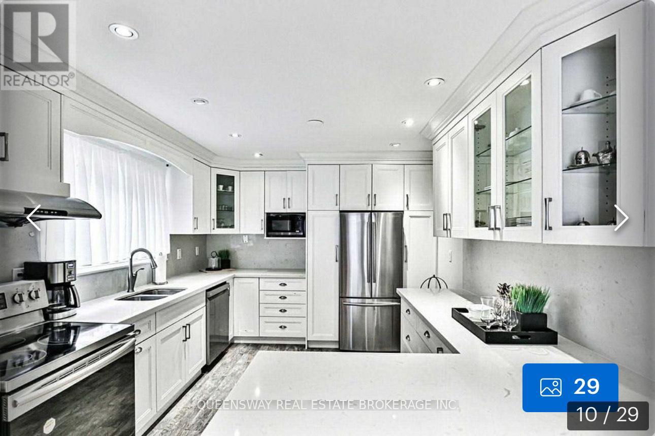 14 Fontainbleau Drive, Toronto, Ontario  M2M 1N9 - Photo 4 - C12651208