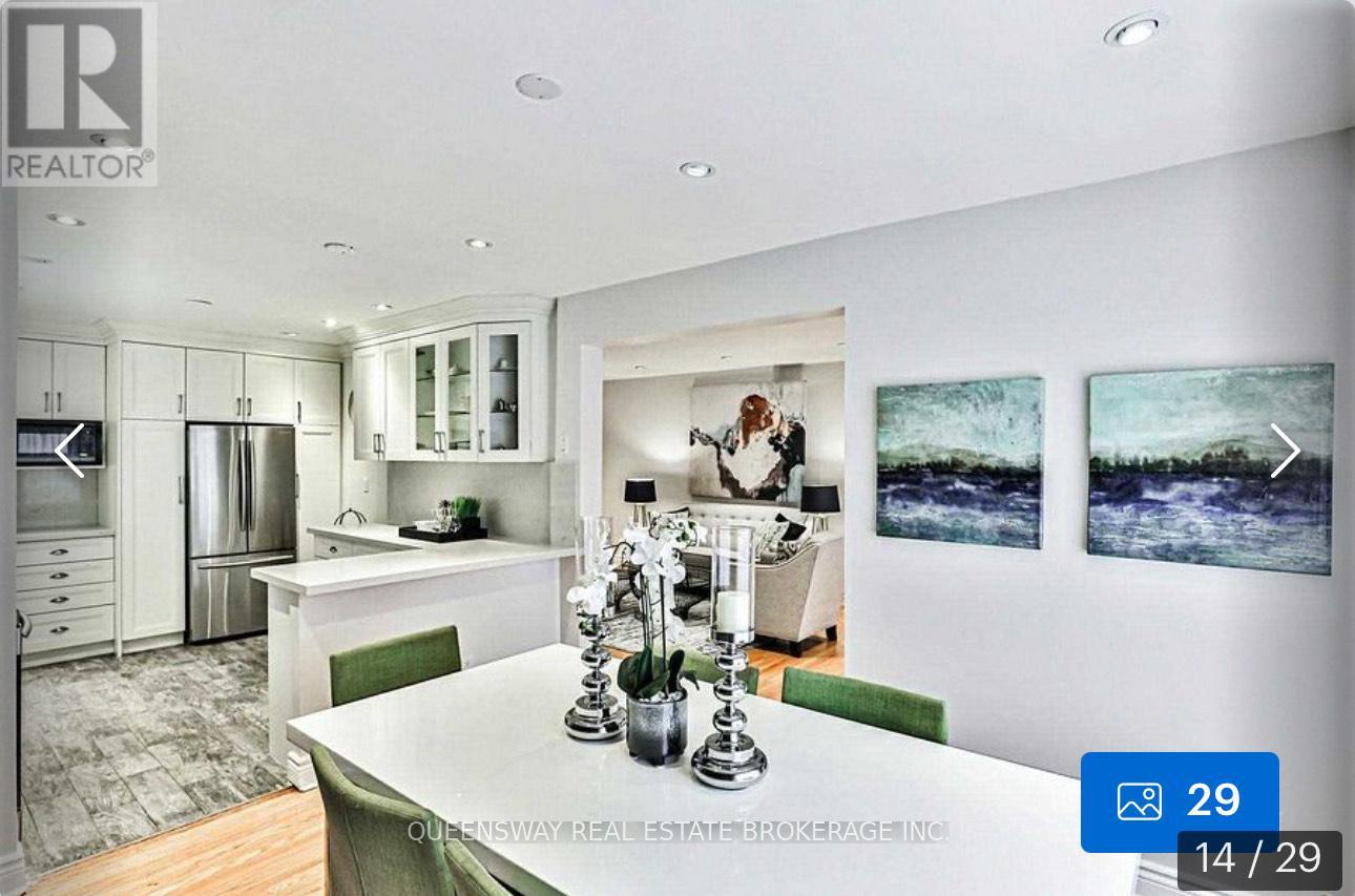 14 Fontainbleau Drive, Toronto, Ontario  M2M 1N9 - Photo 5 - C12651208