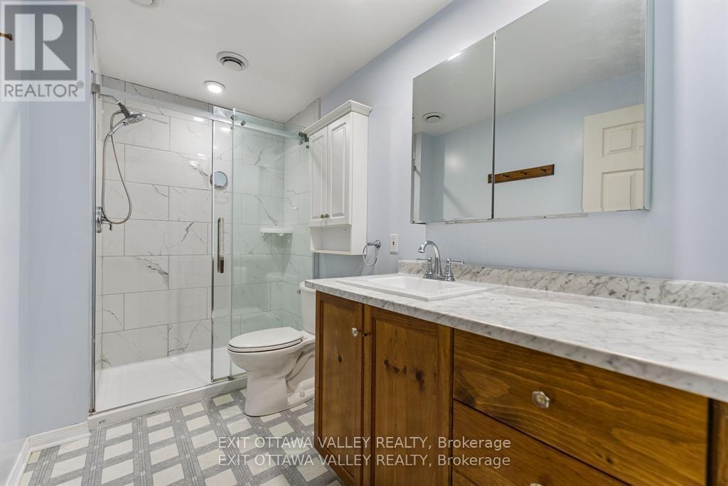 127 Owens Street, Pembroke, Ontario  K8A 8K1 - Photo 24 - X12608568