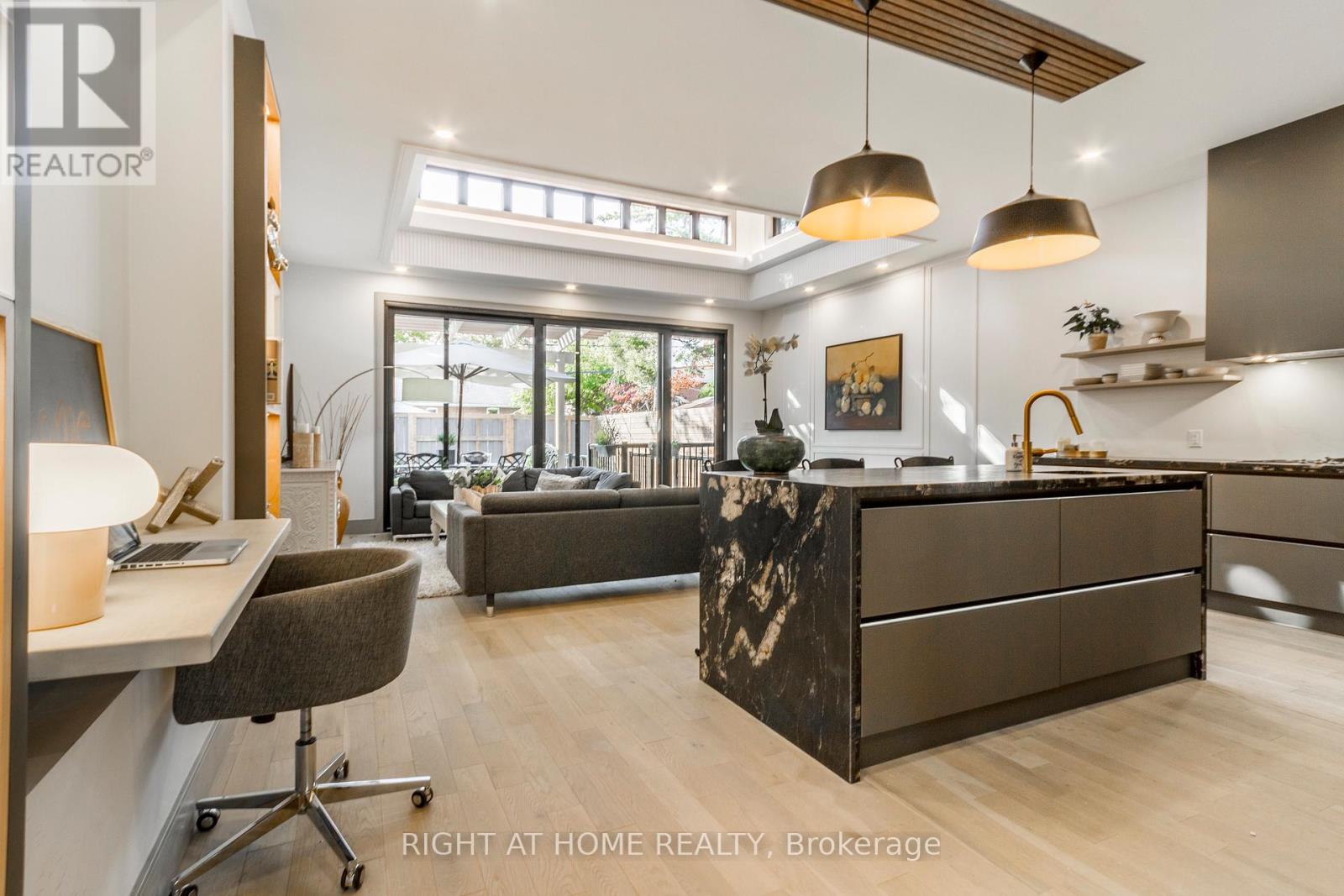 118 Martin Grove Road, Toronto, Ontario  M9B 4K5 - Photo 12 - W12651212