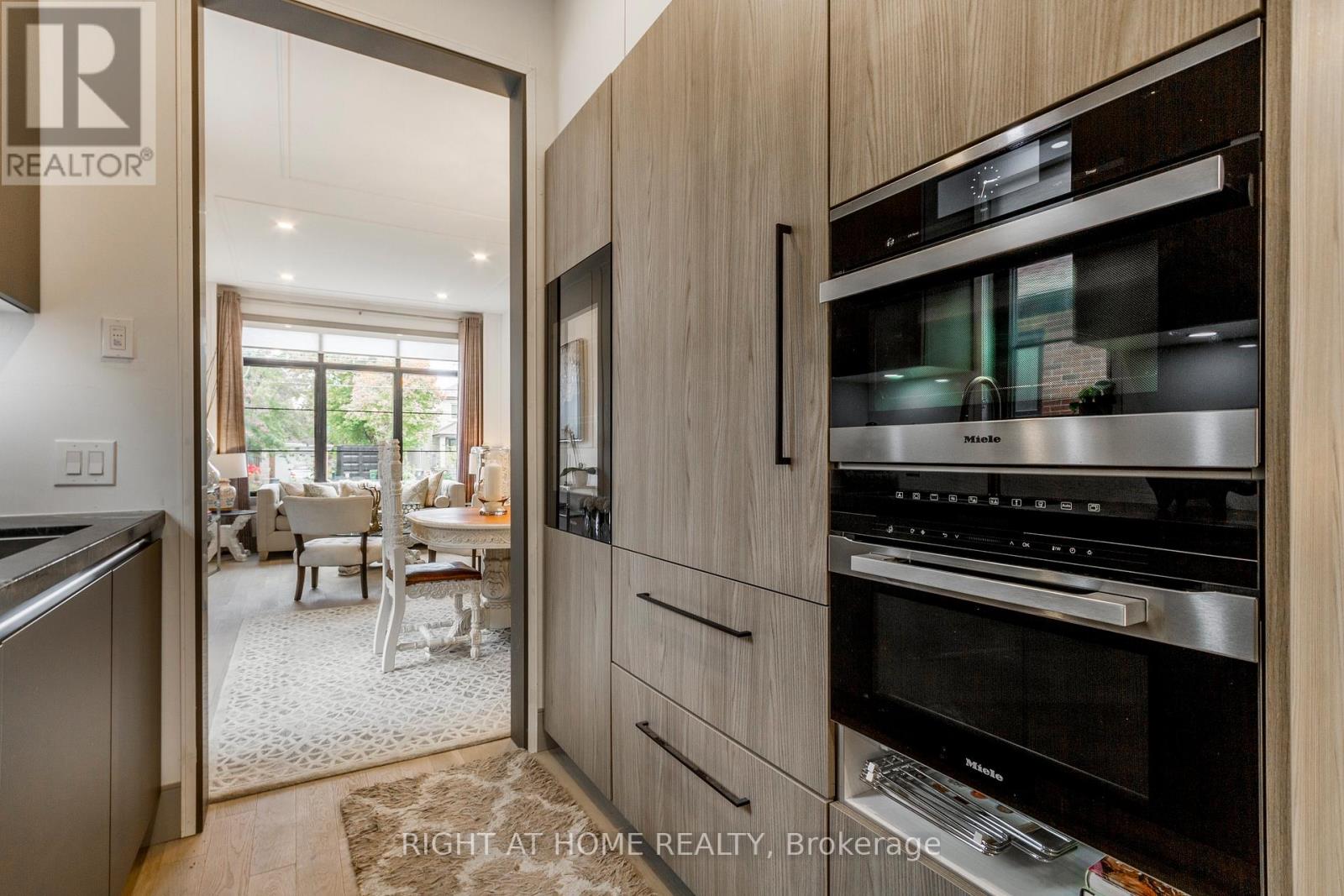 118 Martin Grove Road, Toronto, Ontario  M9B 4K5 - Photo 19 - W12651212