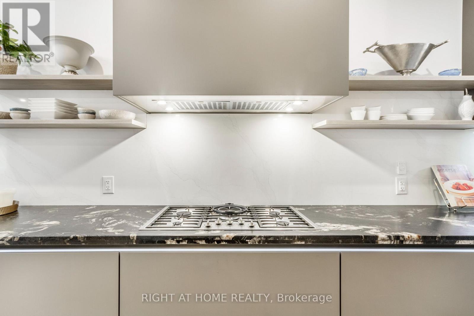 118 Martin Grove Road, Toronto, Ontario  M9B 4K5 - Photo 21 - W12651212