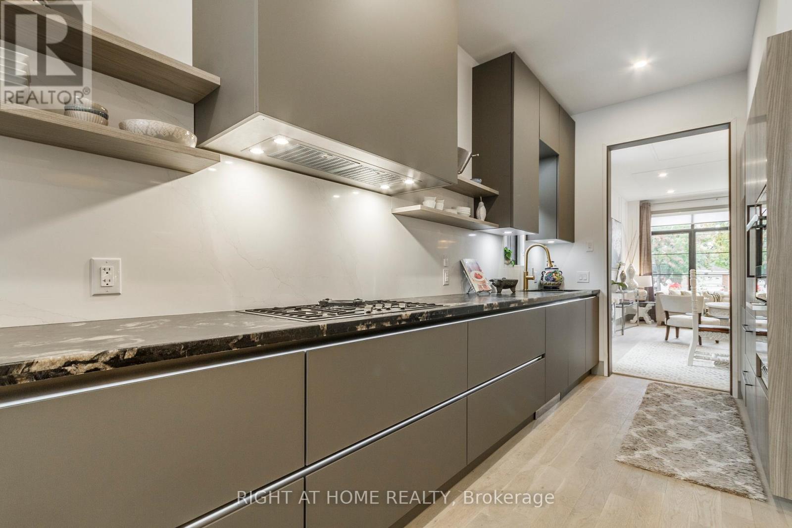 118 Martin Grove Road, Toronto, Ontario  M9B 4K5 - Photo 22 - W12651212