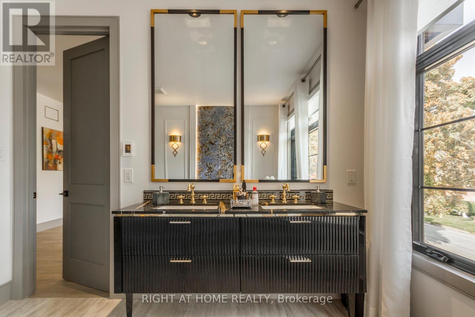 118 Martin Grove Road, Toronto, Ontario  M9B 4K5 - Photo 27 - W12651212