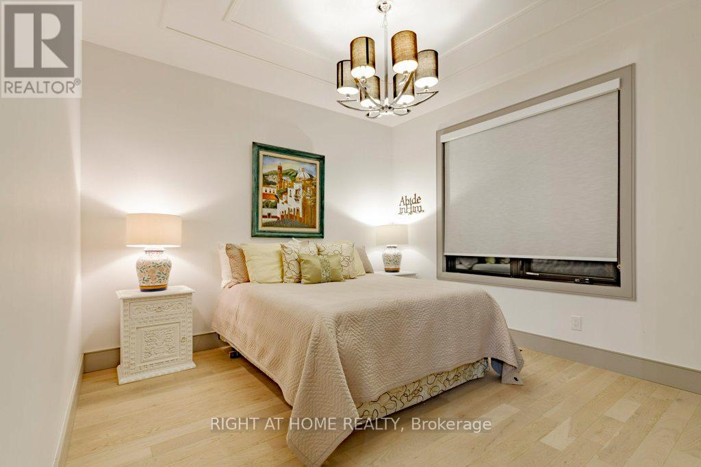 118 Martin Grove Road, Toronto, Ontario  M9B 4K5 - Photo 31 - W12651212