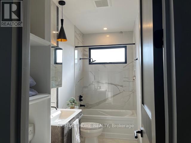 118 Martin Grove Road, Toronto, Ontario  M9B 4K5 - Photo 33 - W12651212