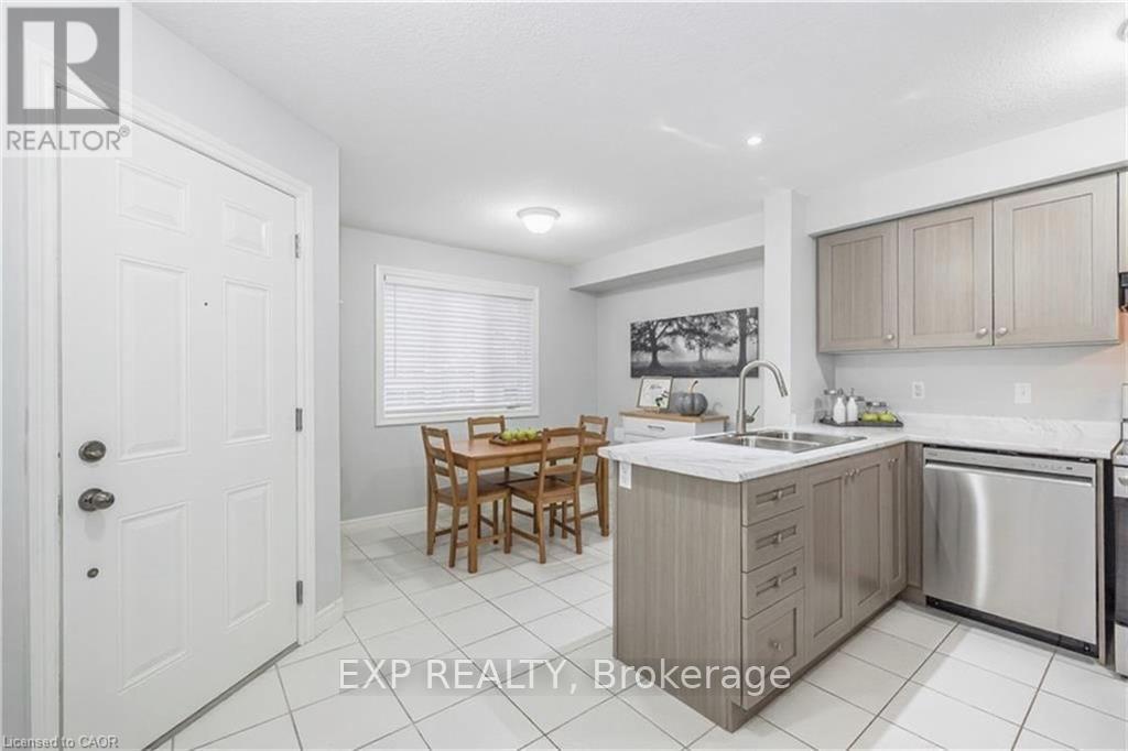26a - 15 Carere Crescent, Guelph, Ontario  N1E 0K4 - Photo 3 - X12651216