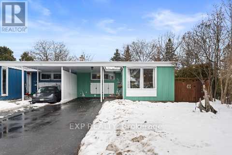 26 Leeming Drive, Ottawa, Ontario  K2H 5P7 - Photo 2 - X12646104