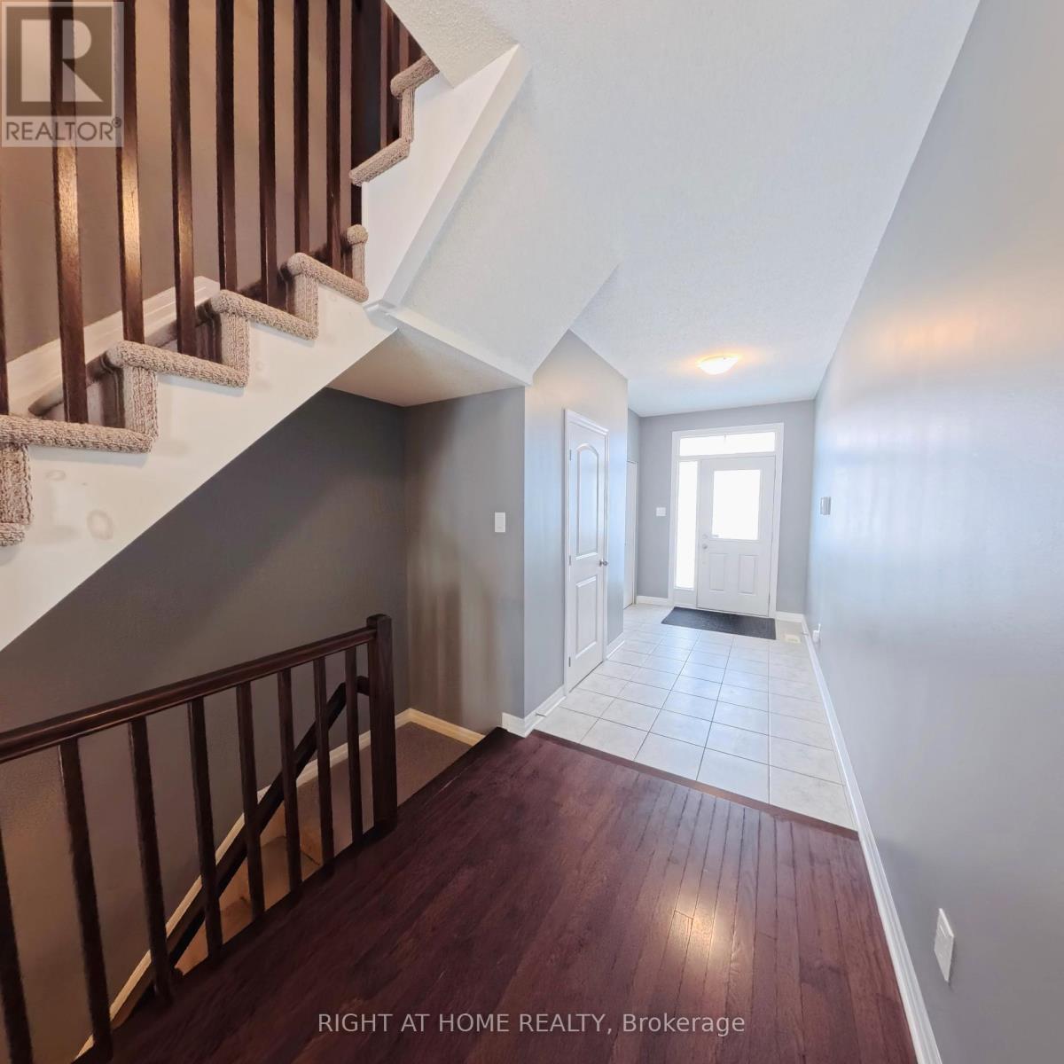 617 Sunburst Street, Ottawa, Ontario  K1T 0L1 - Photo 2 - X12515110