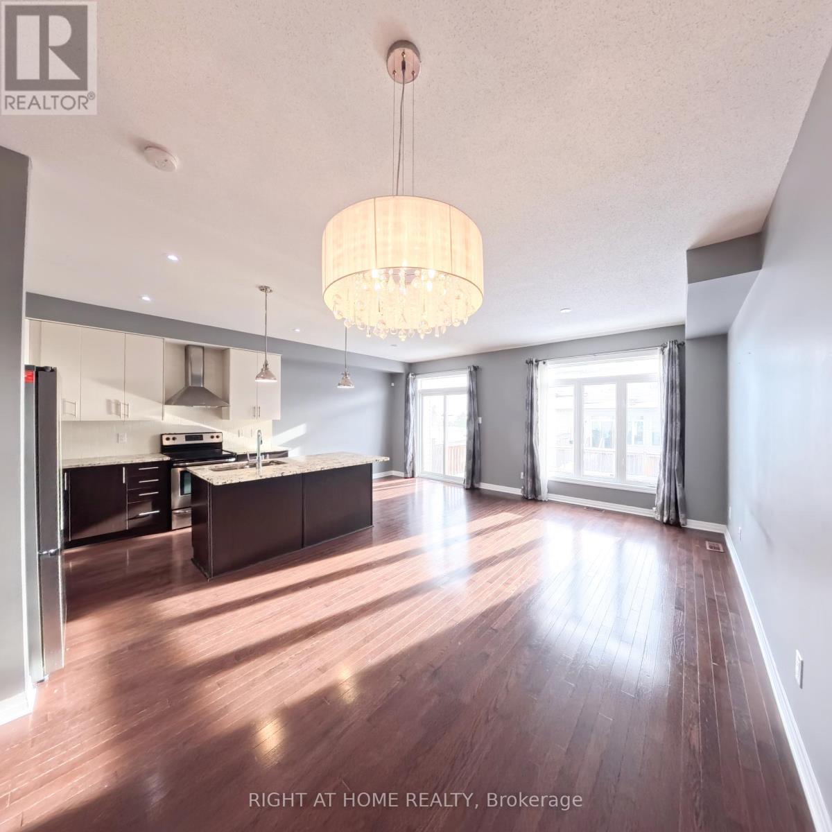 617 Sunburst Street, Ottawa, Ontario  K1T 0L1 - Photo 13 - X12515110