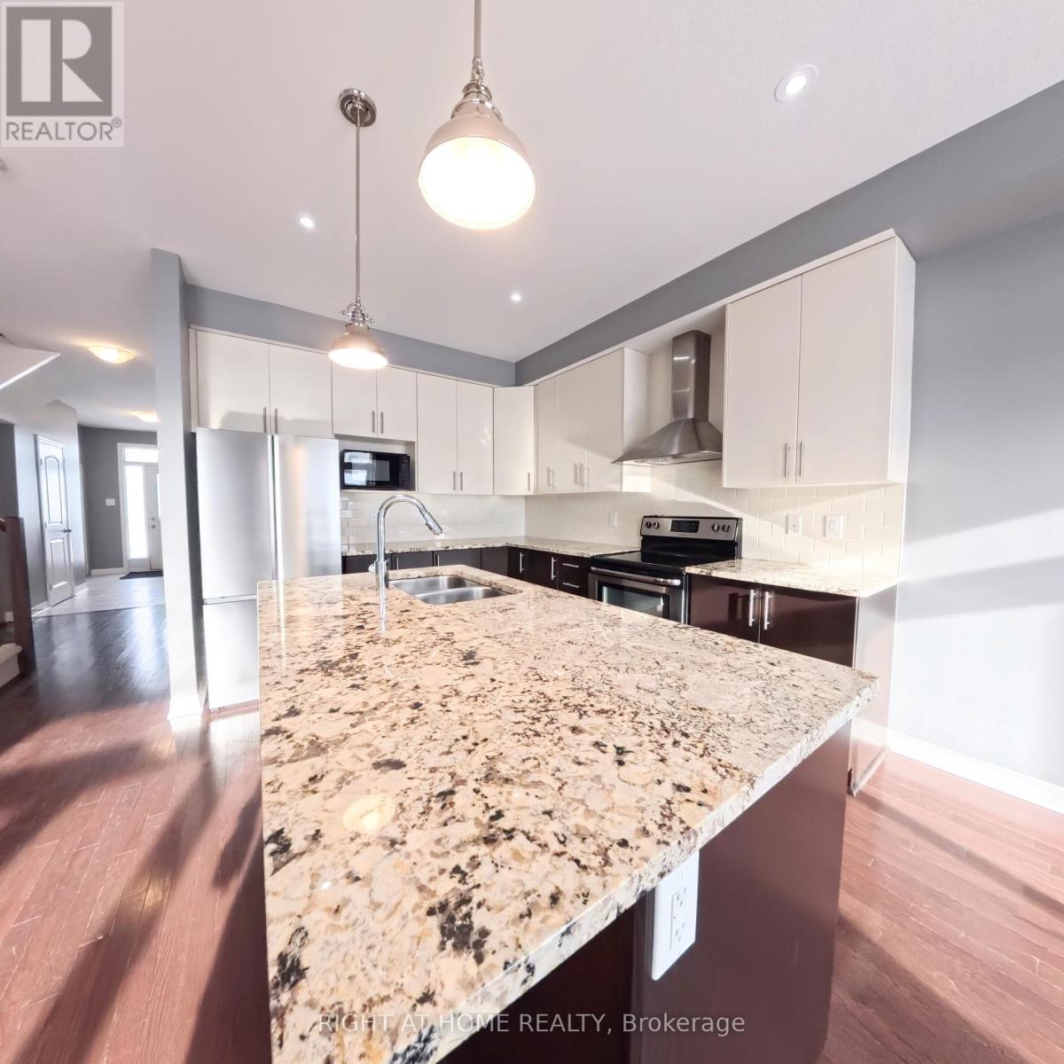 617 Sunburst Street, Ottawa, Ontario  K1T 0L1 - Photo 11 - X12515110