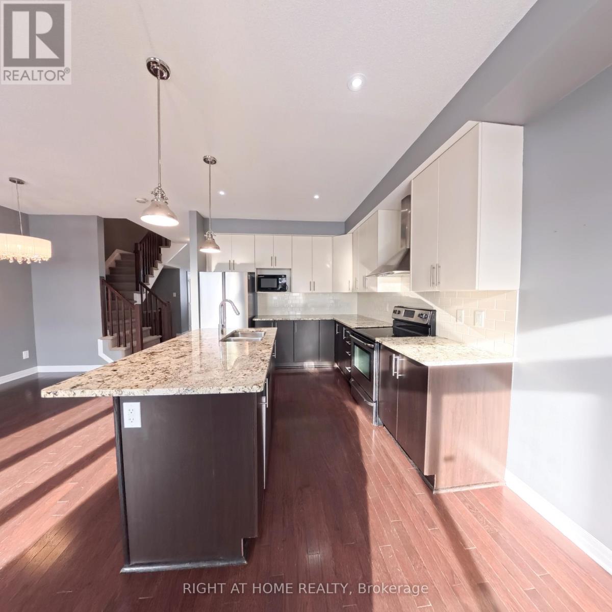 617 Sunburst Street, Ottawa, Ontario  K1T 0L1 - Photo 14 - X12515110