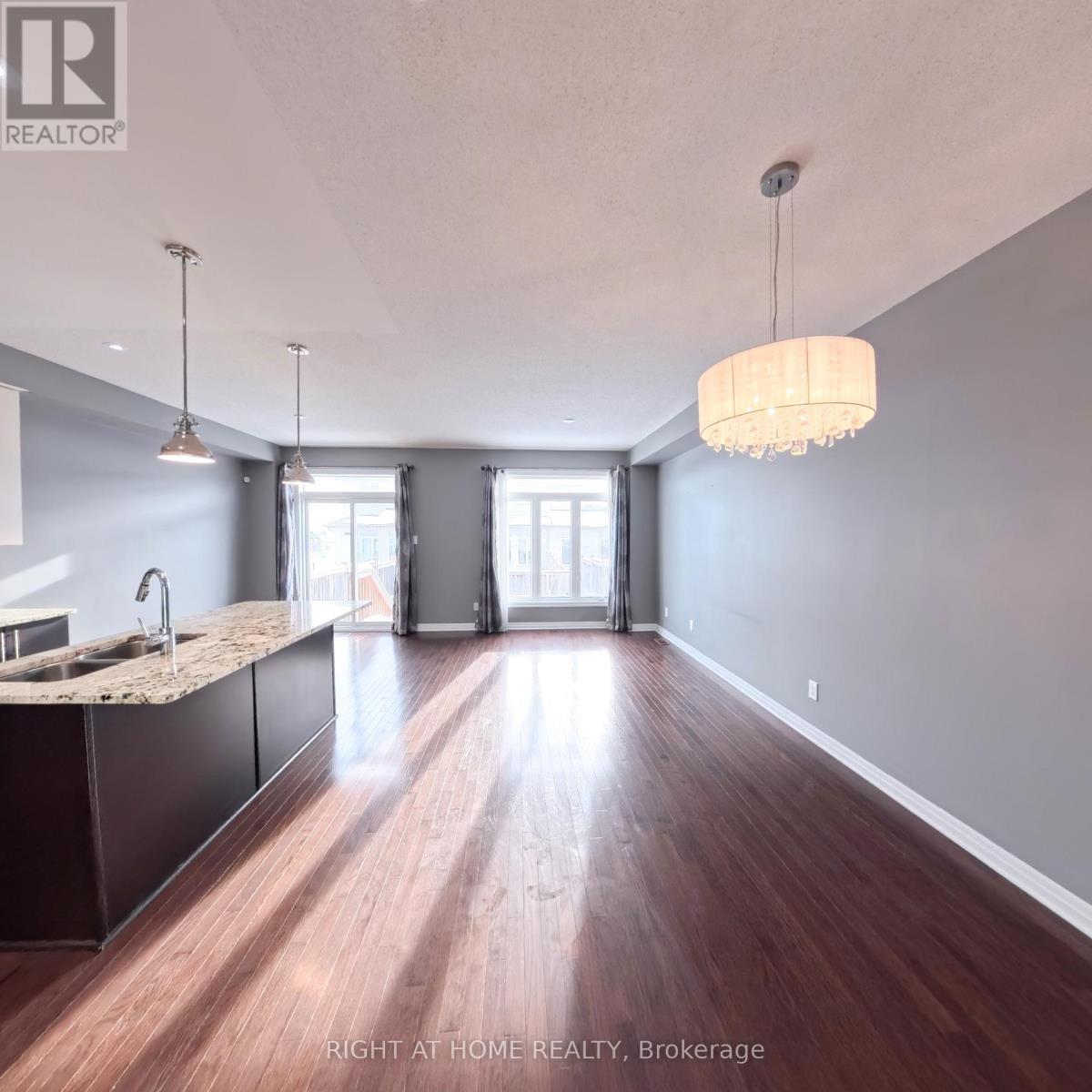 617 Sunburst Street, Ottawa, Ontario  K1T 0L1 - Photo 12 - X12515110