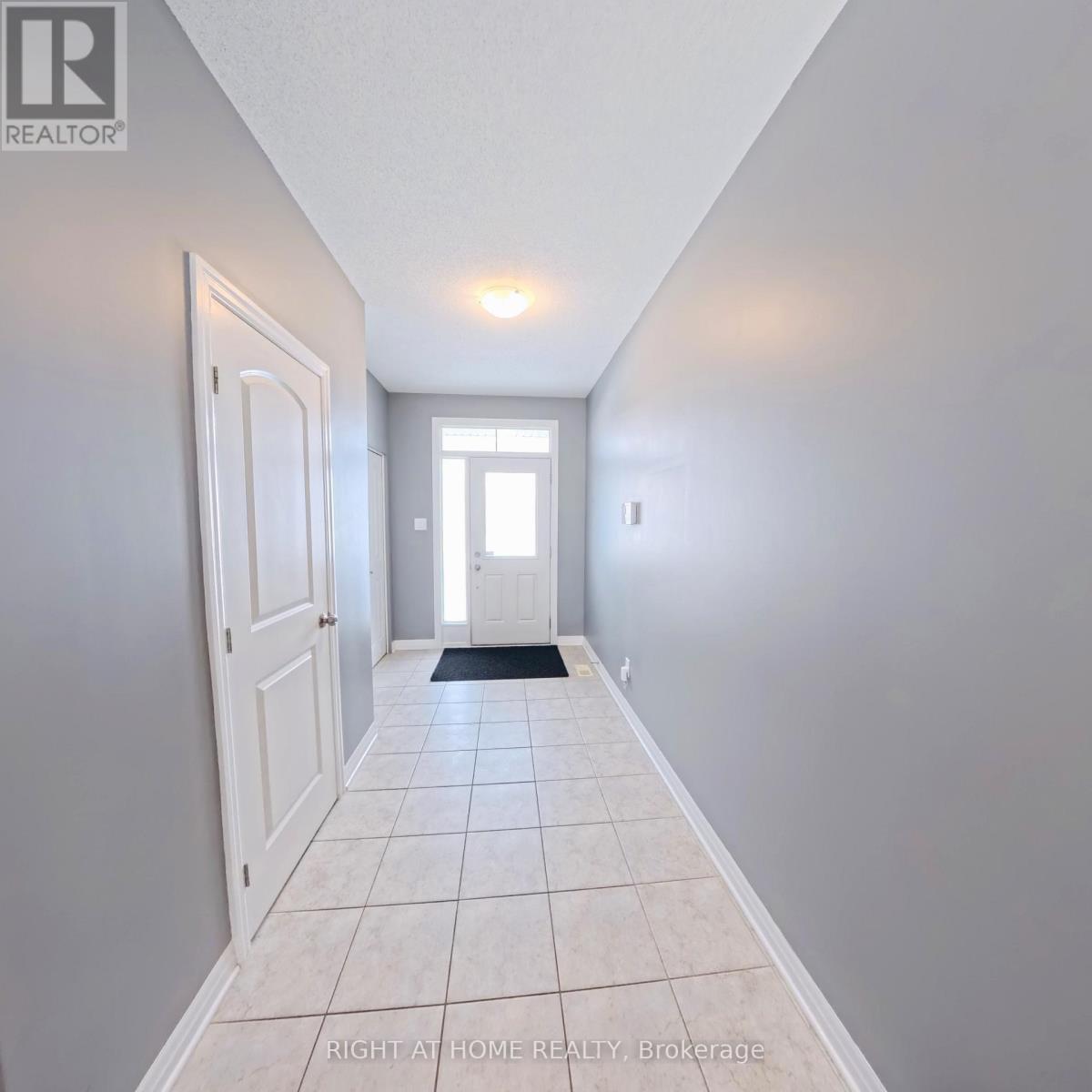 617 Sunburst Street, Ottawa, Ontario  K1T 0L1 - Photo 3 - X12515110