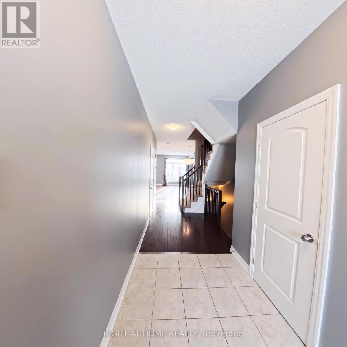 617 Sunburst Street, Ottawa, Ontario  K1T 0L1 - Photo 5 - X12515110