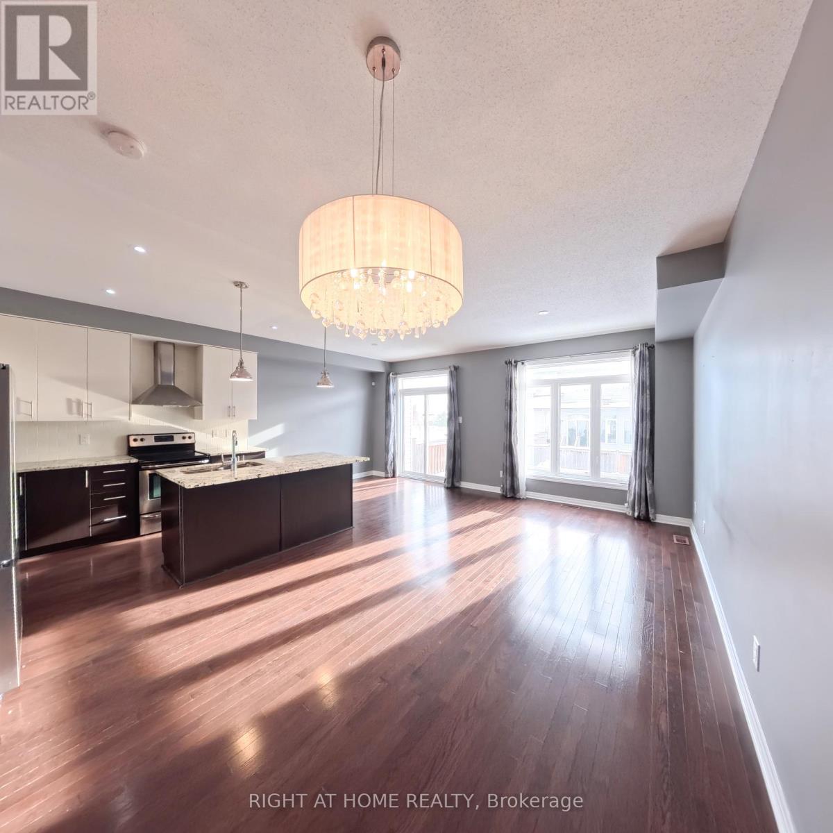 617 Sunburst Street, Ottawa, Ontario  K1T 0L1 - Photo 9 - X12515110