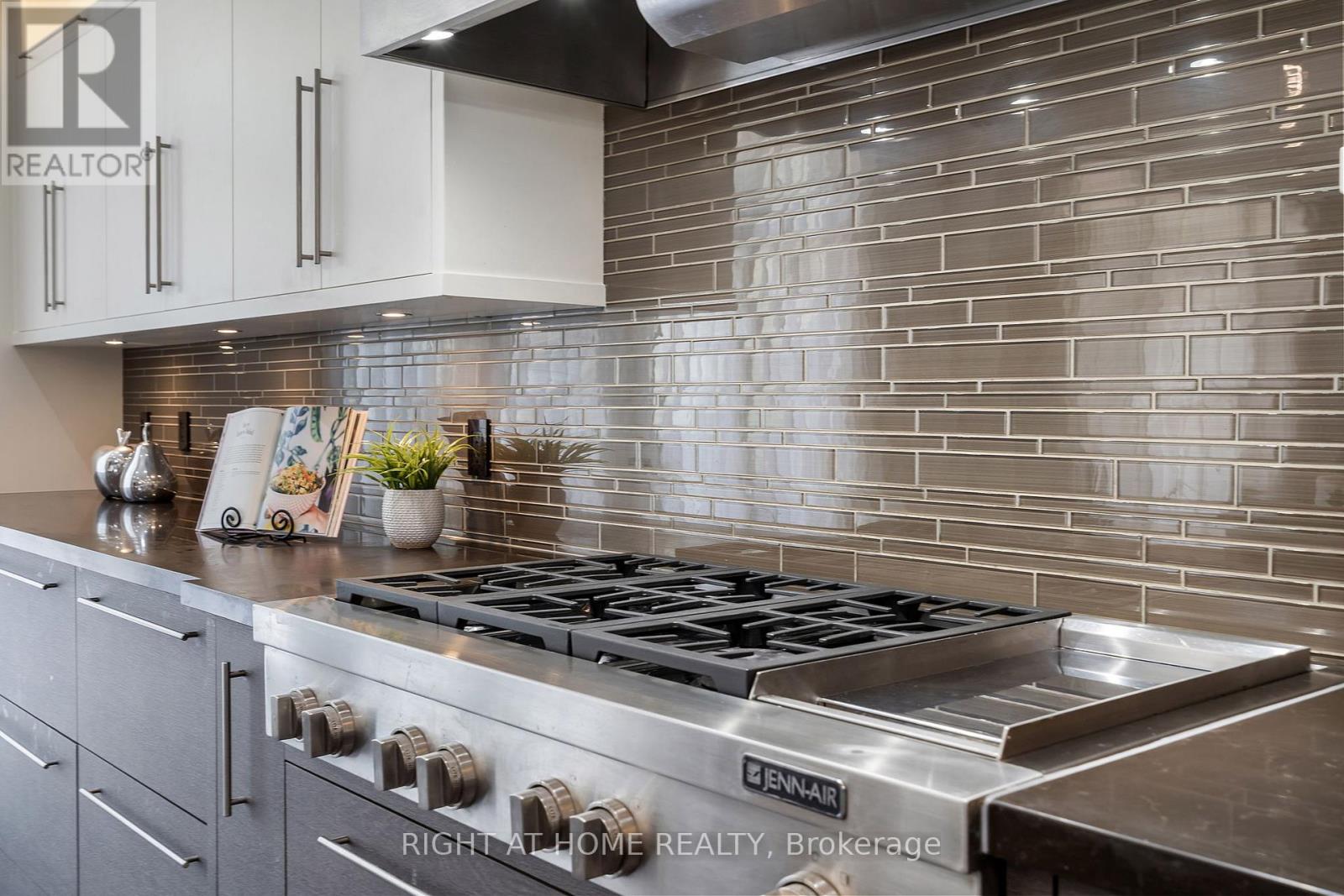 316 Churchill Avenue, Toronto, Ontario  M2R 1E7 - Photo 13 - C12477136